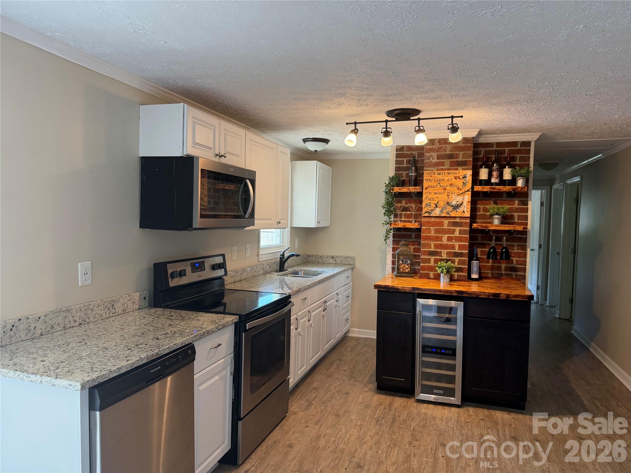 617 Oakwood Lane Property Photo 26