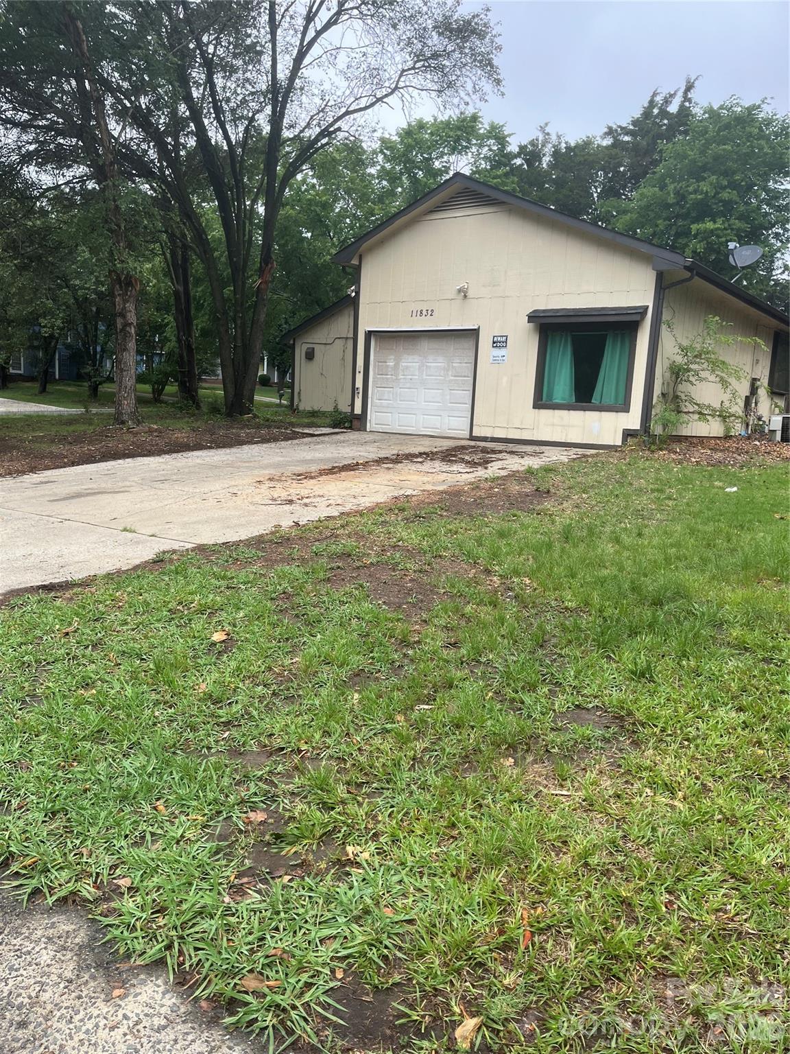 11832 Moonridge Drive Property Photo 4
