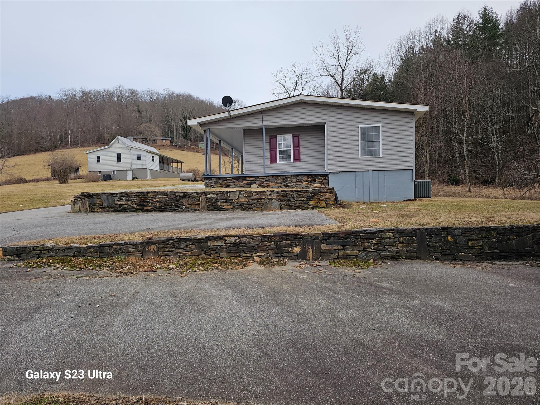 656 Water Street Property Photo 2