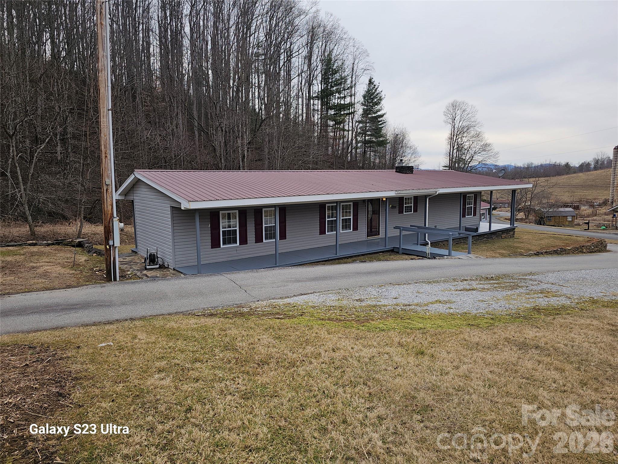 656 Water Street Property Photo 4