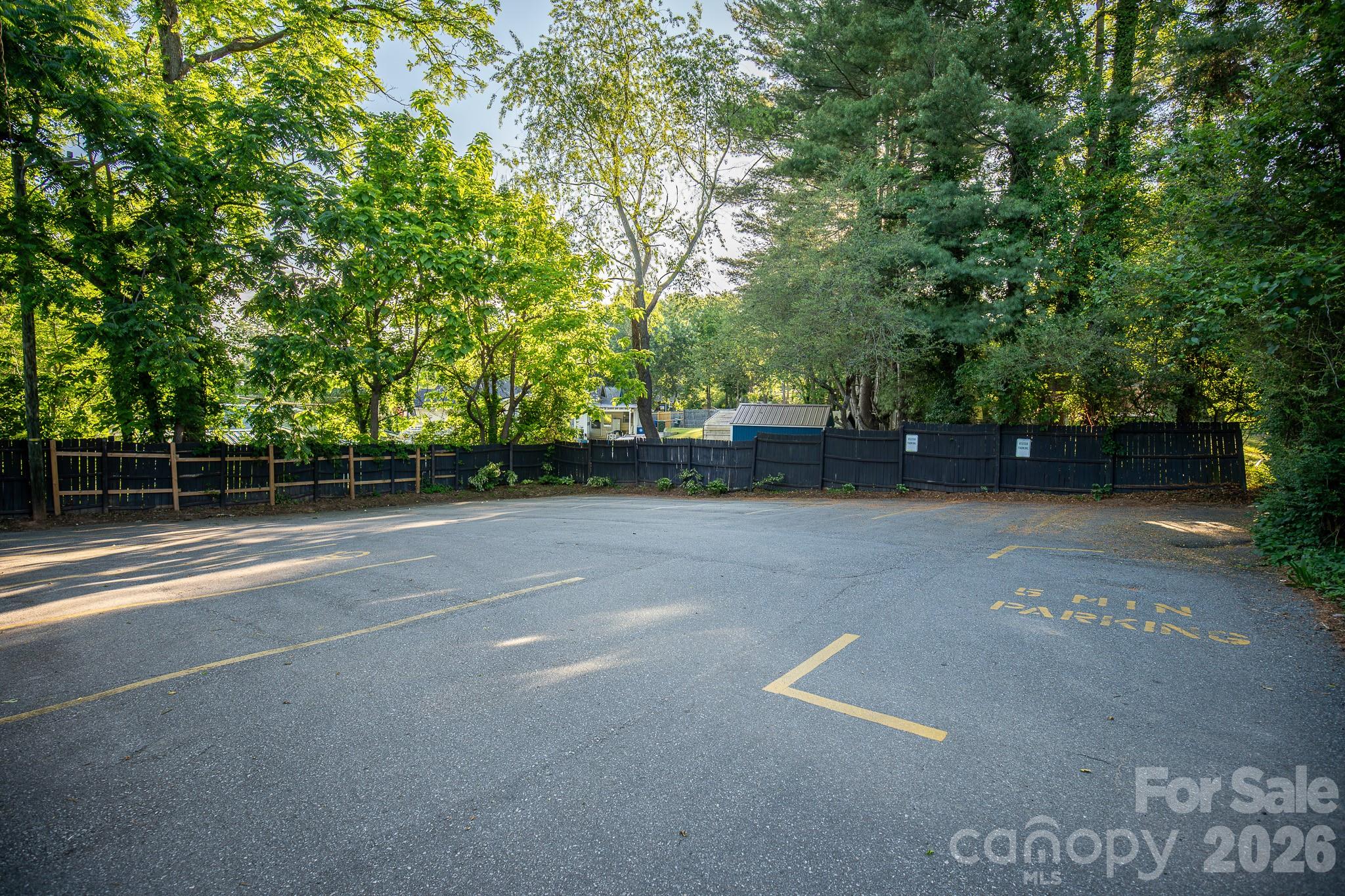 264 Haywood Road Property Photo 15