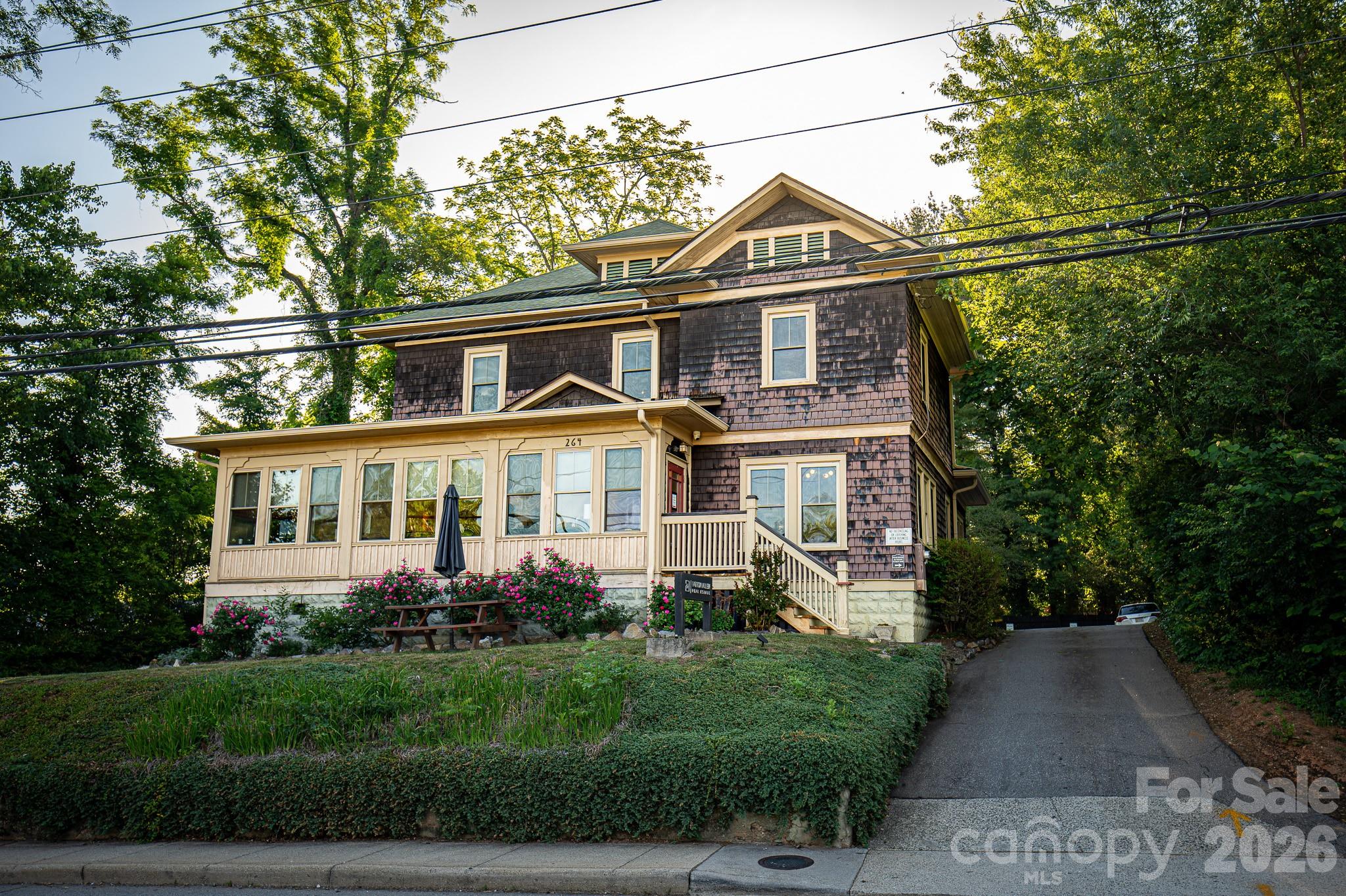 264 Haywood Road Property Photo 16