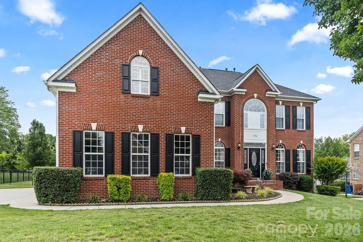 286 Corona Circle Property Photo 1