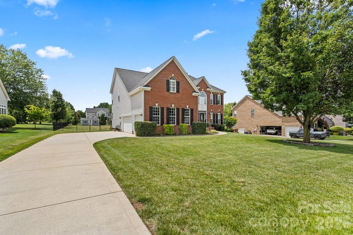 286 Corona Circle Property Photo 2