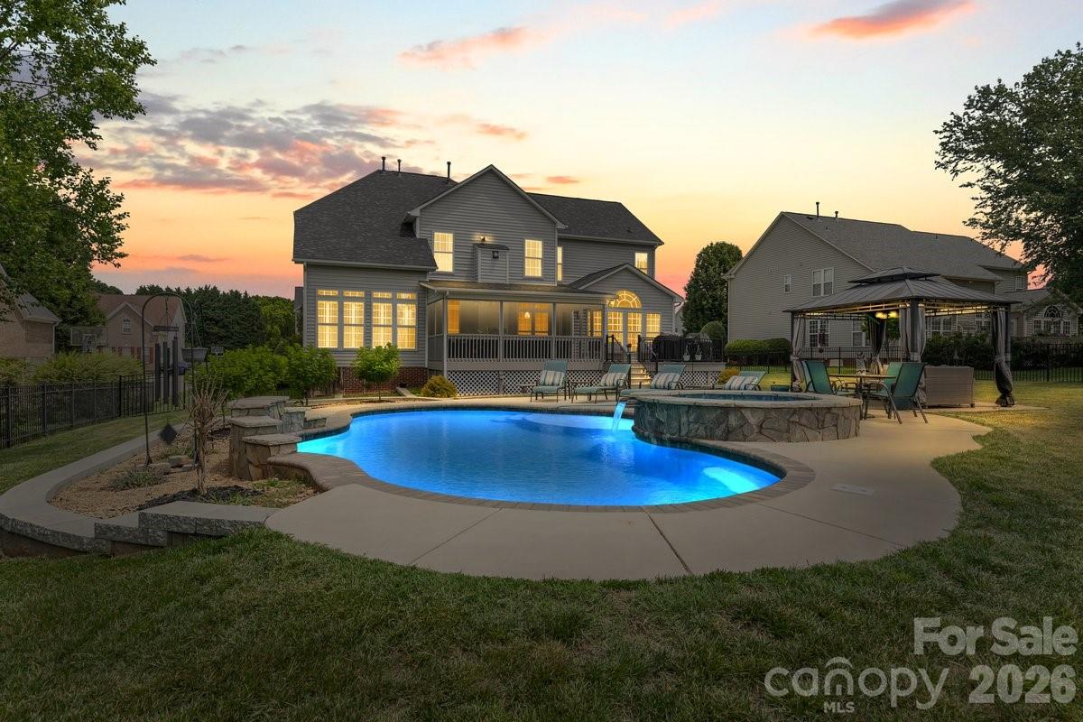 286 Corona Circle Property Photo 6