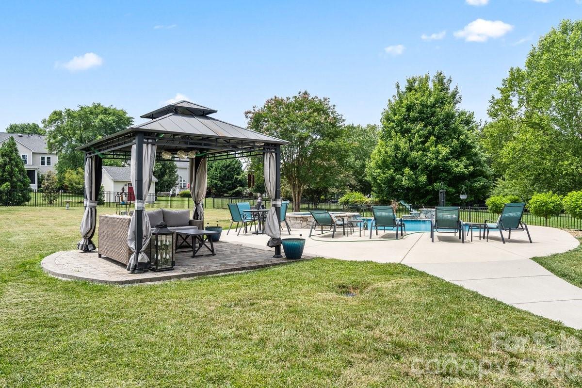 286 Corona Circle Property Photo 8