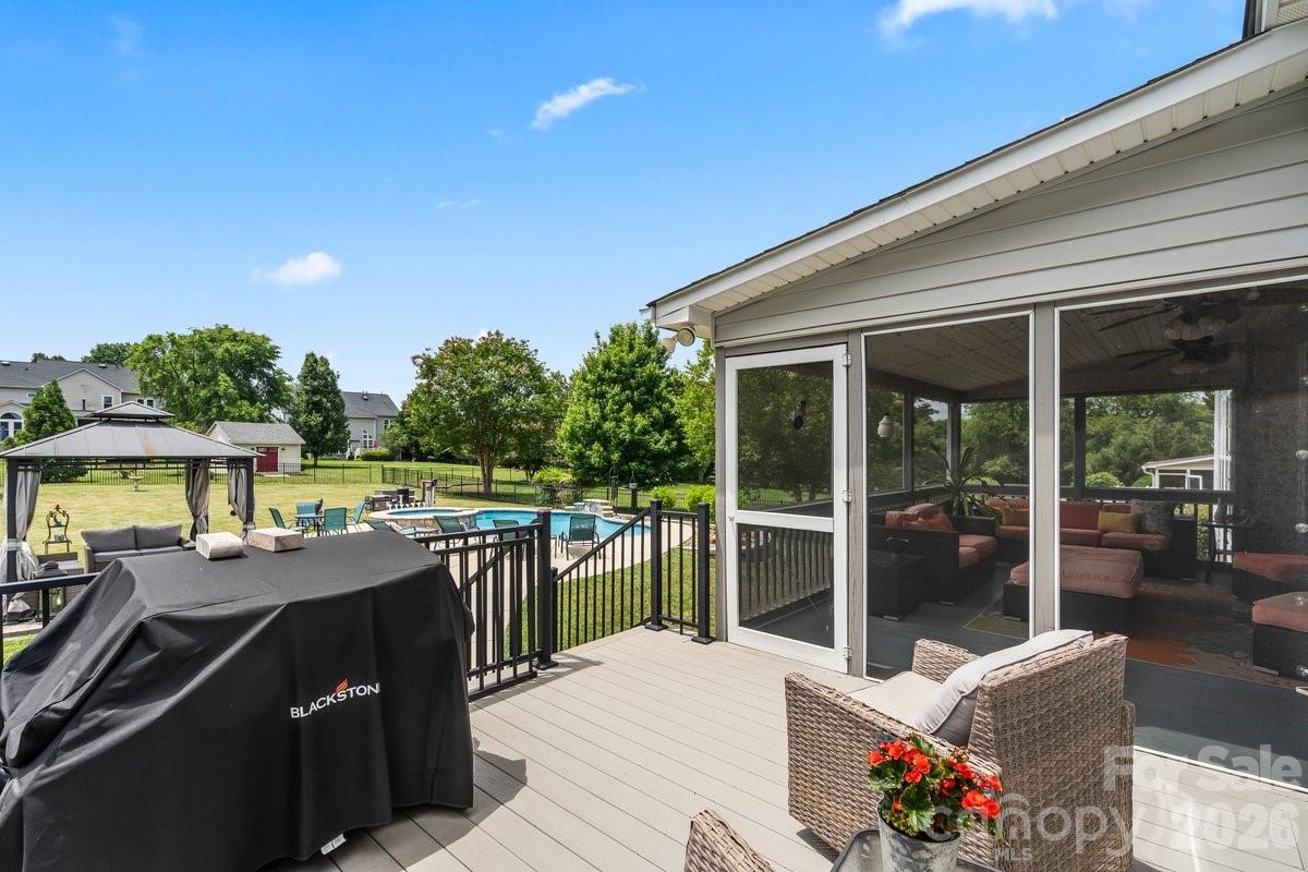 286 Corona Circle Property Photo 10
