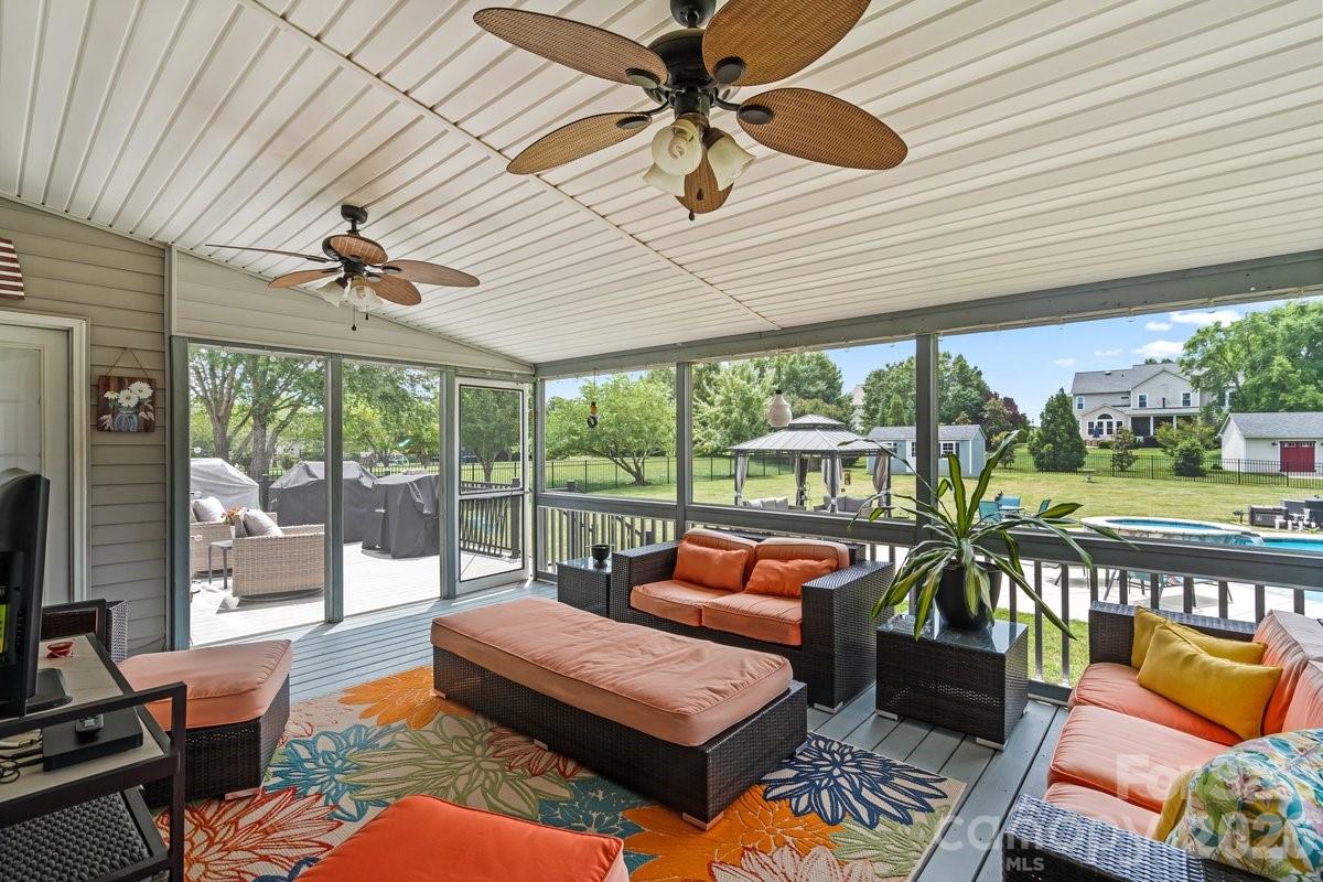 286 Corona Circle Property Photo 11