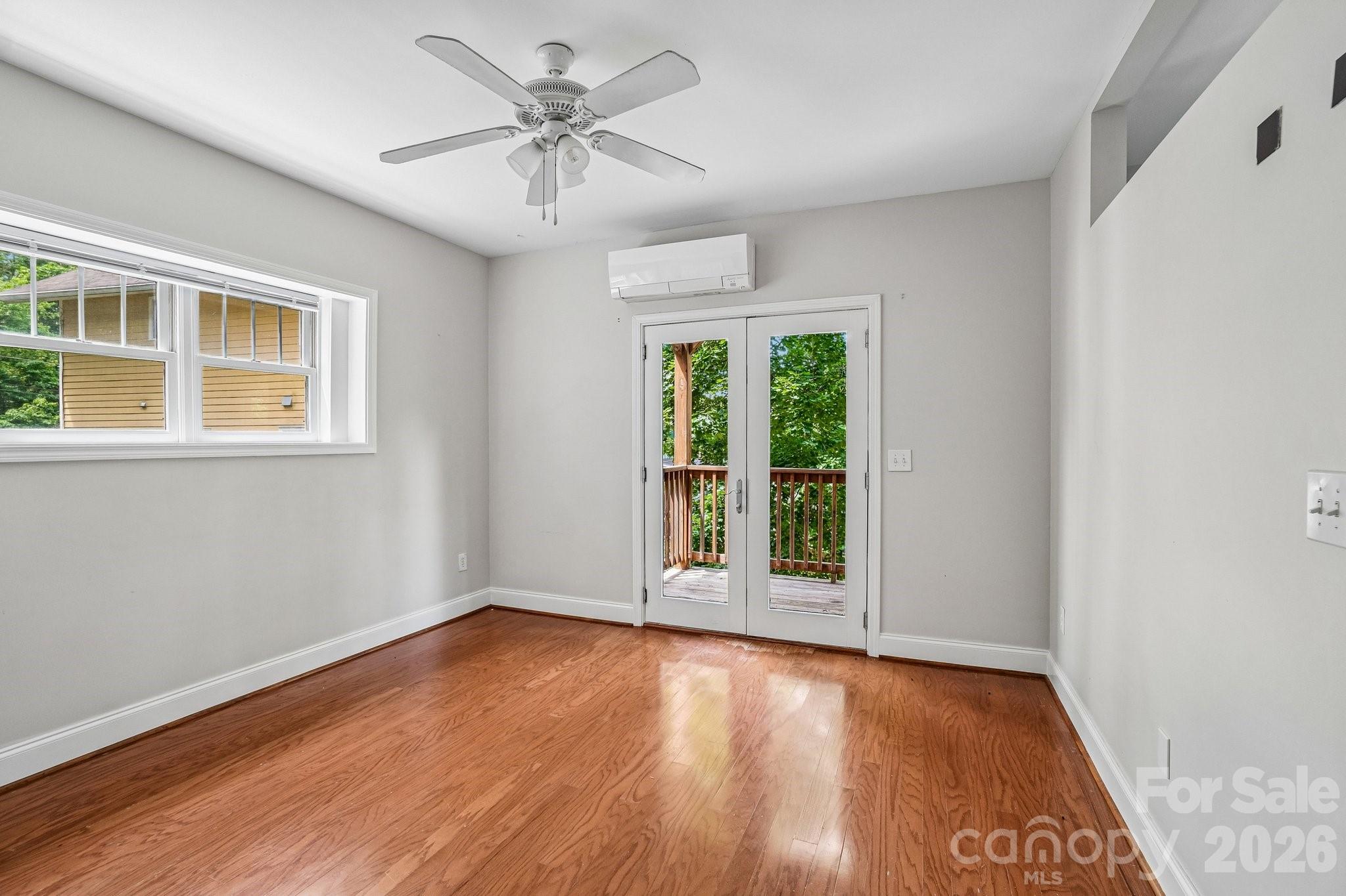 25 Houston Street Property Photo 9