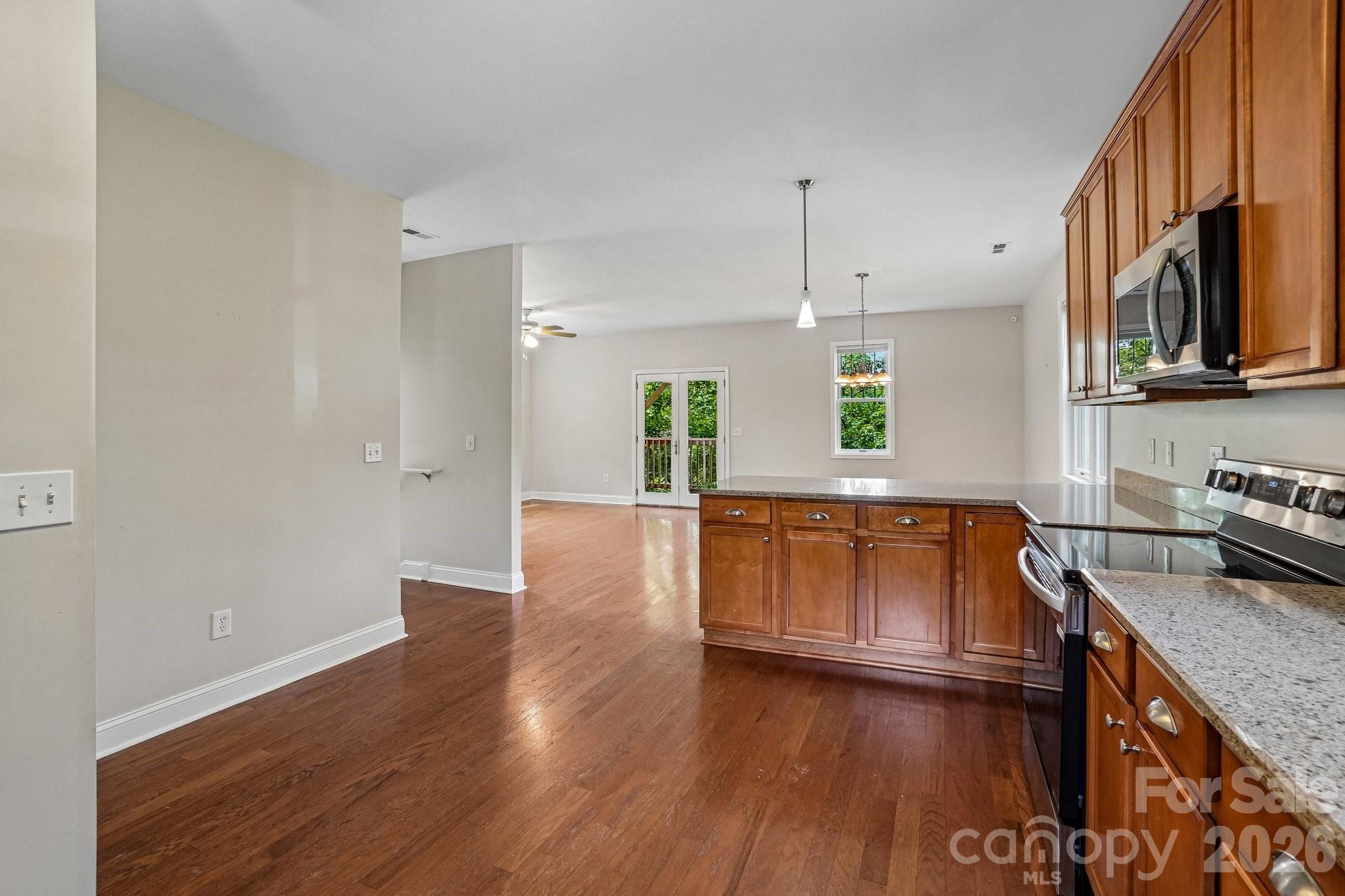 25 Houston Street Property Photo 12
