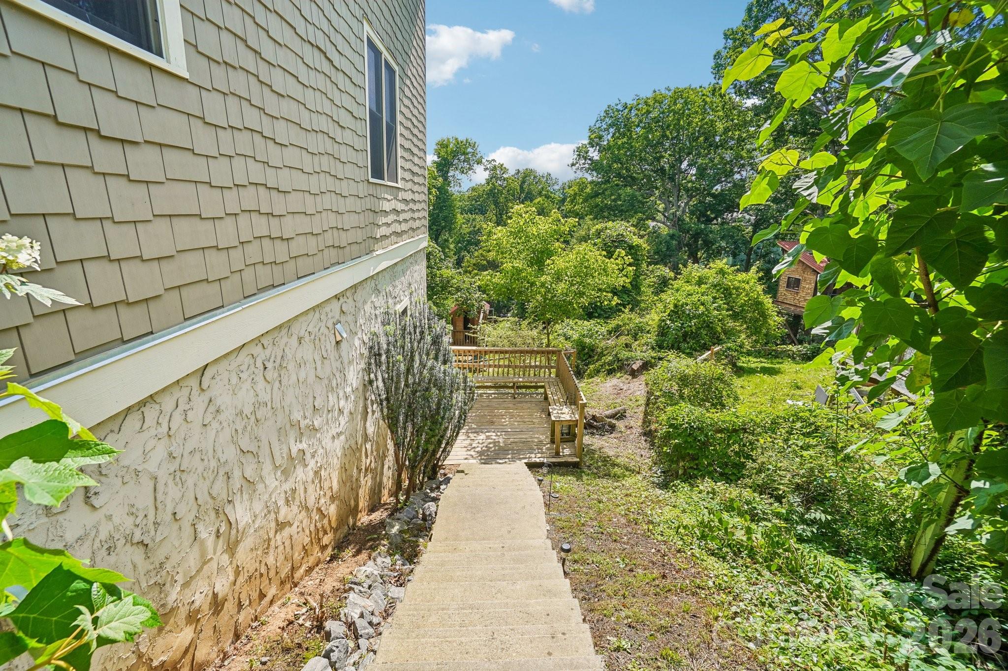 25 Houston Street Property Photo 27