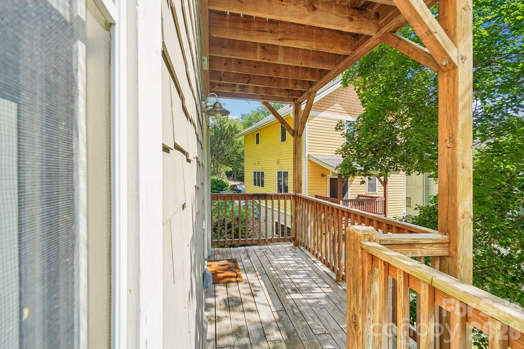 25 Houston Street Property Photo 28
