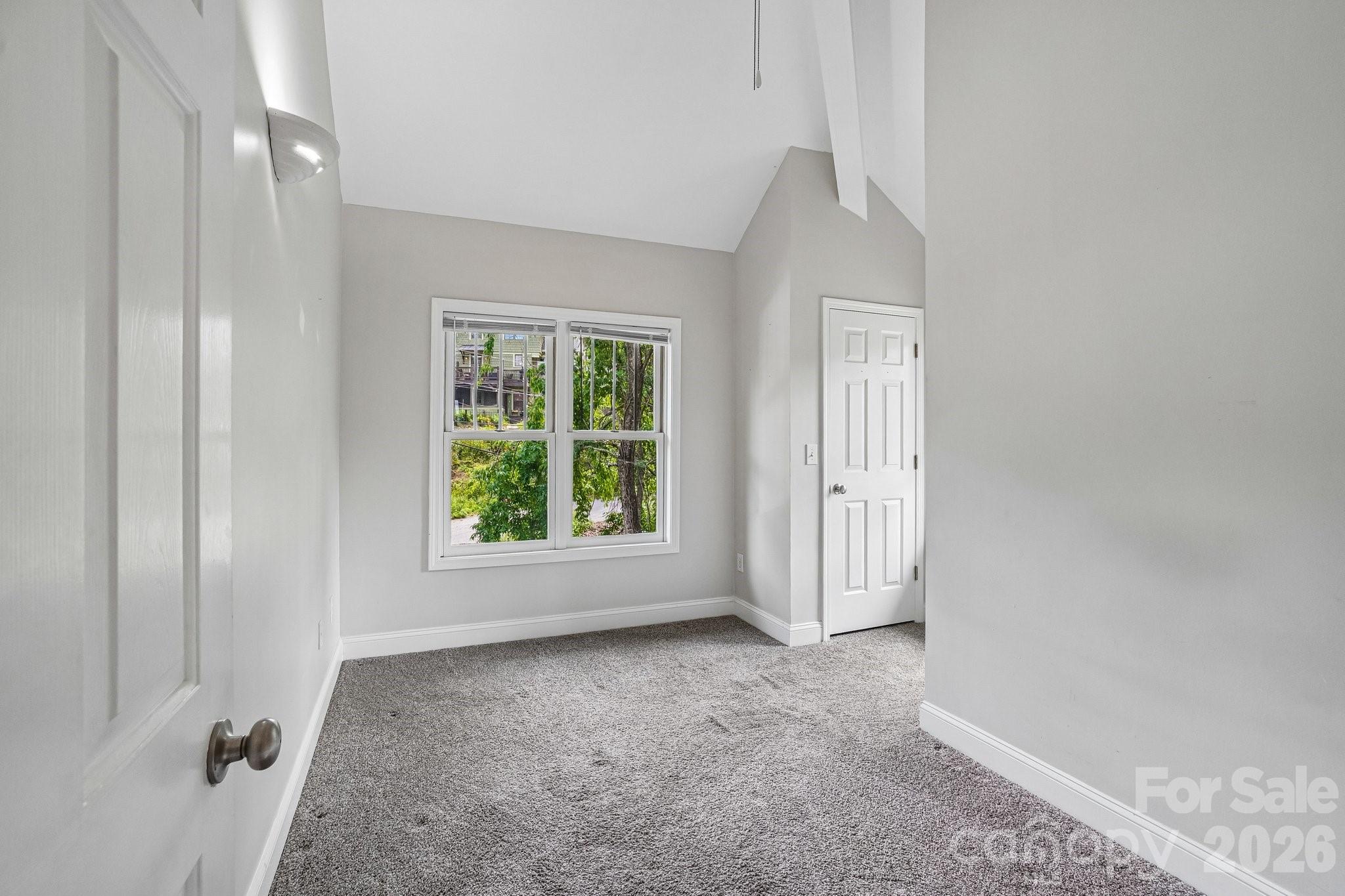 25 Houston Street Property Photo 31