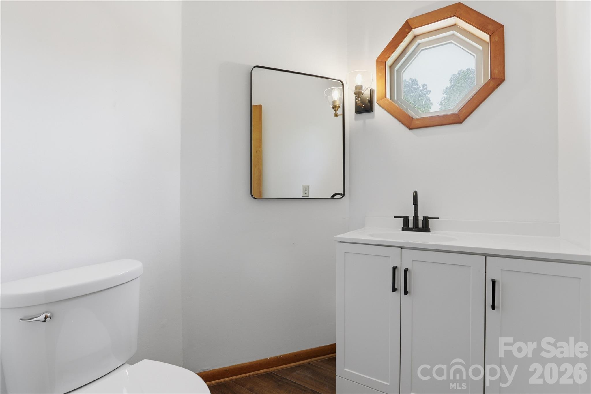 207 Wood Dale Drive Property Photo 8