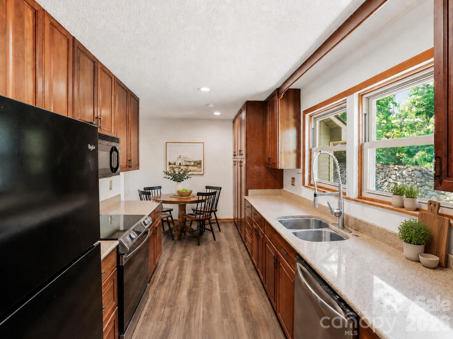 207 Wood Dale Drive Property Photo 11