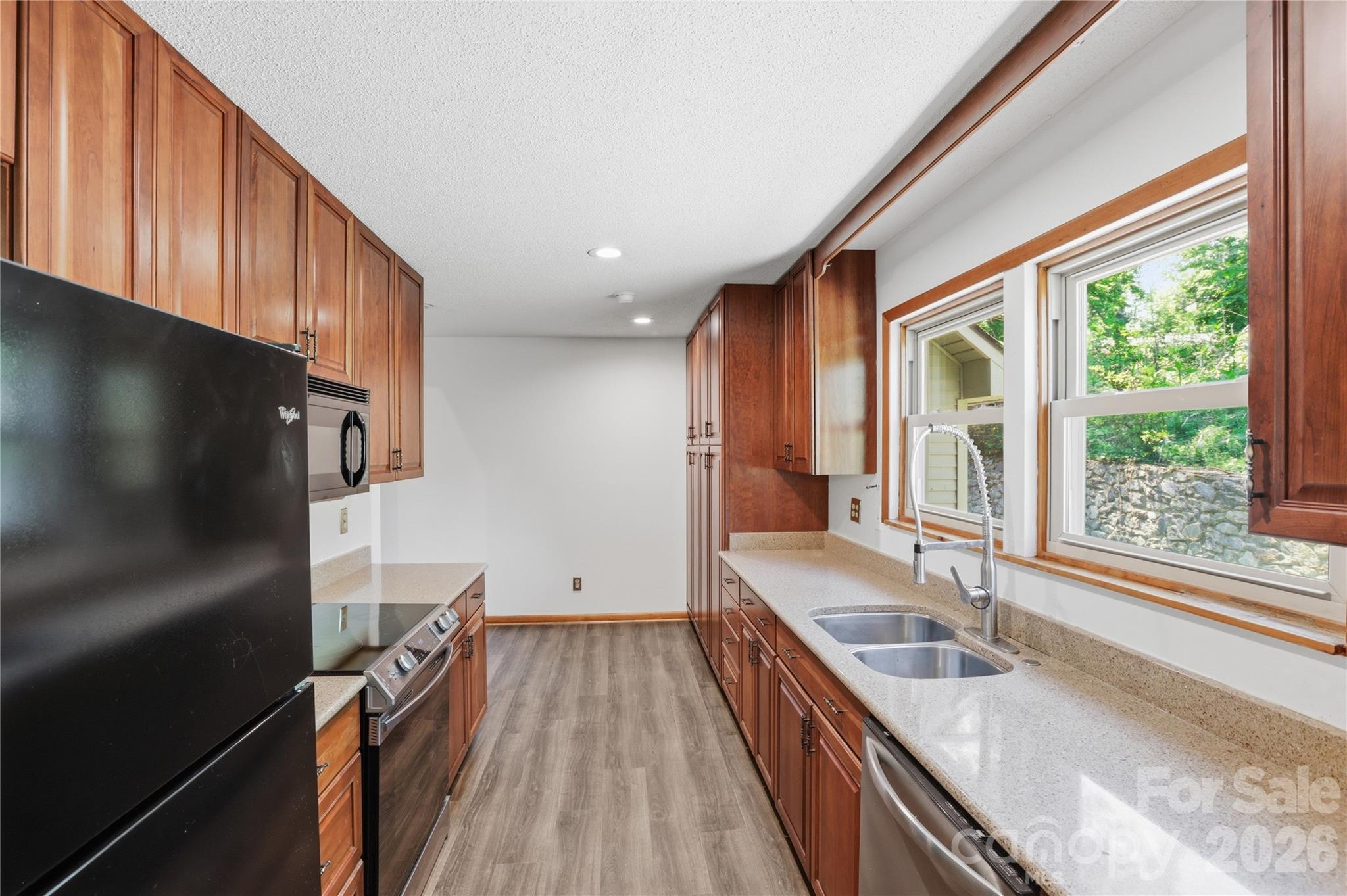 207 Wood Dale Drive Property Photo 12