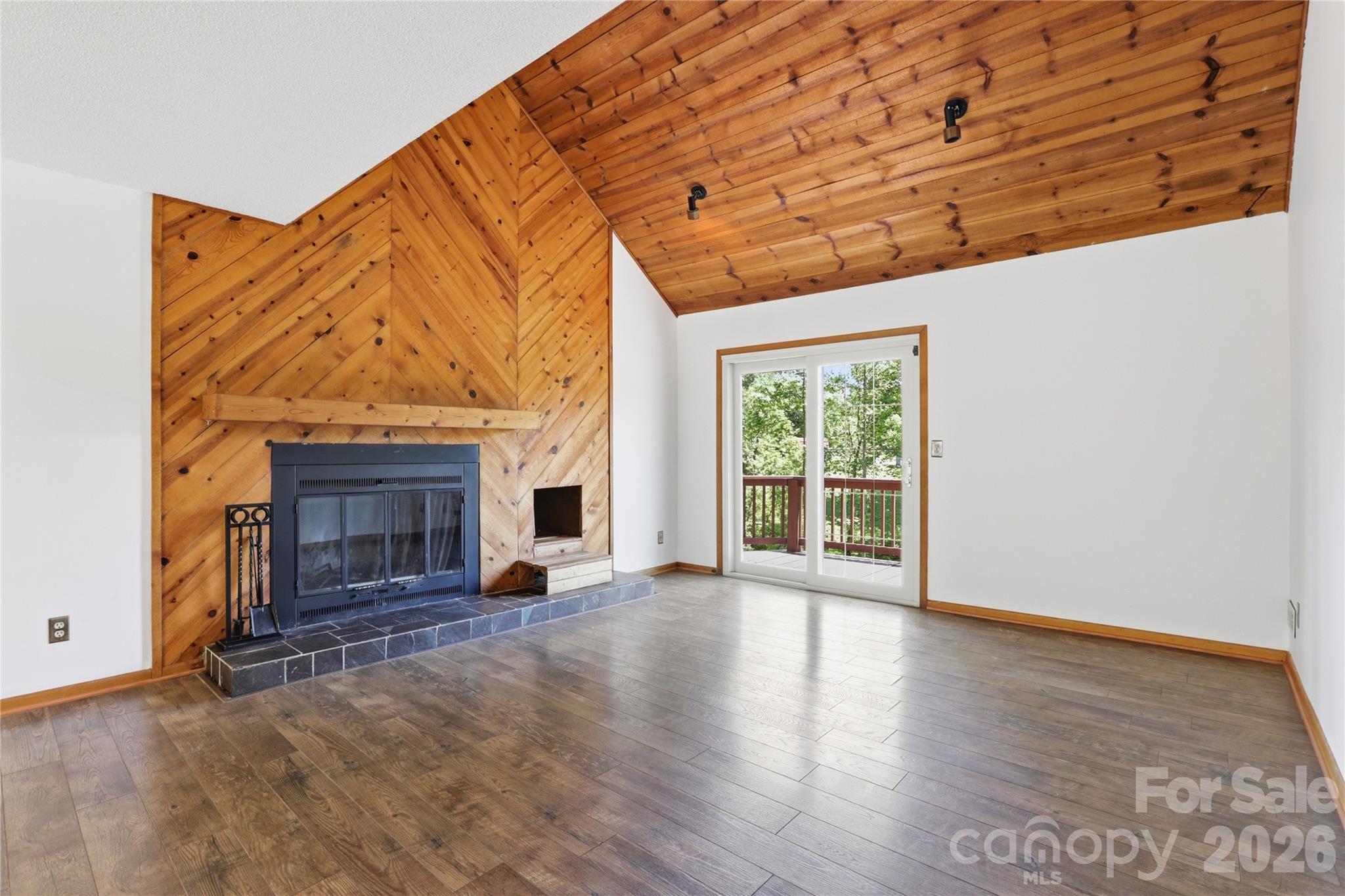 207 Wood Dale Drive Property Photo 18