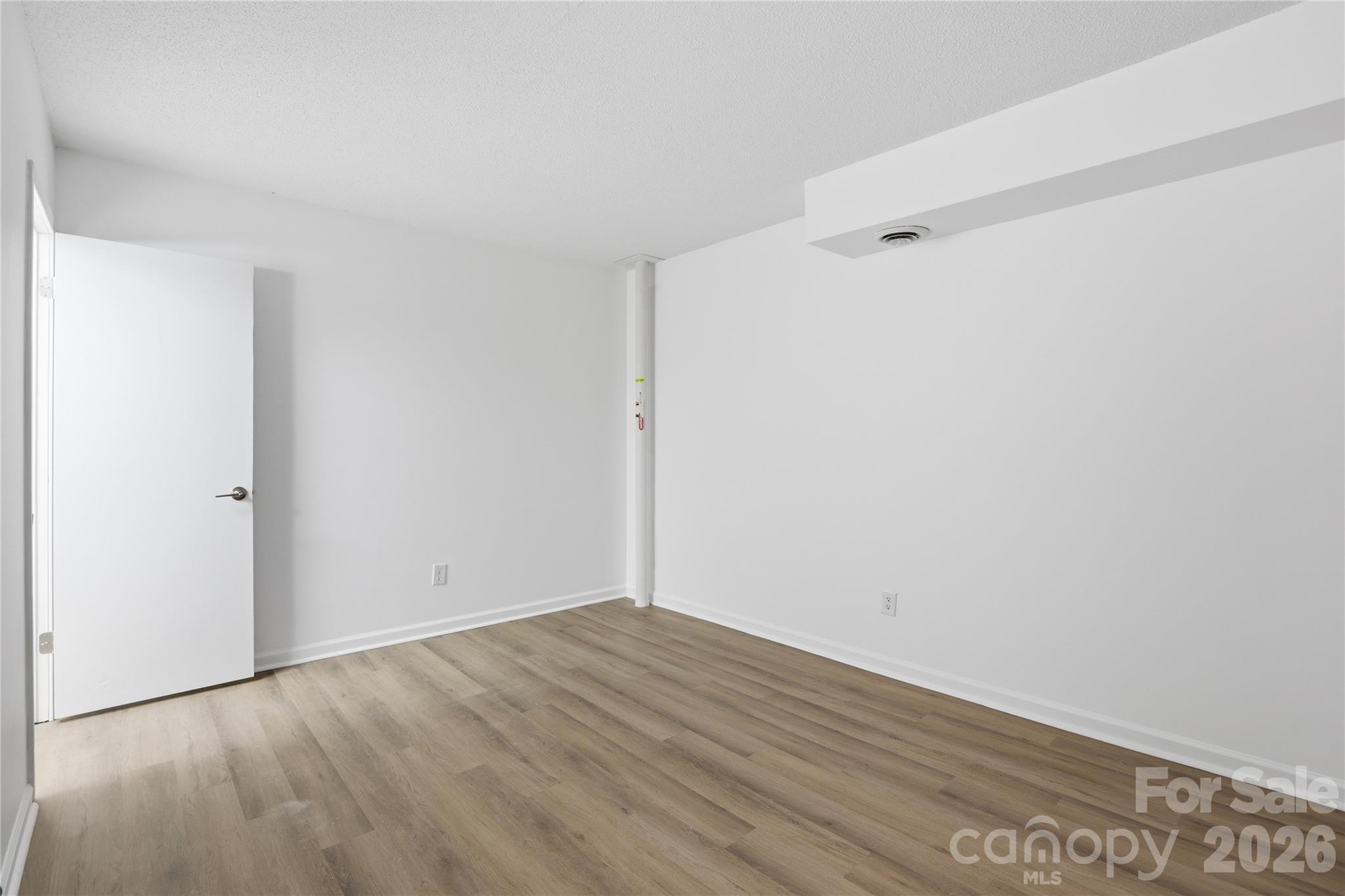 207 Wood Dale Drive Property Photo 28