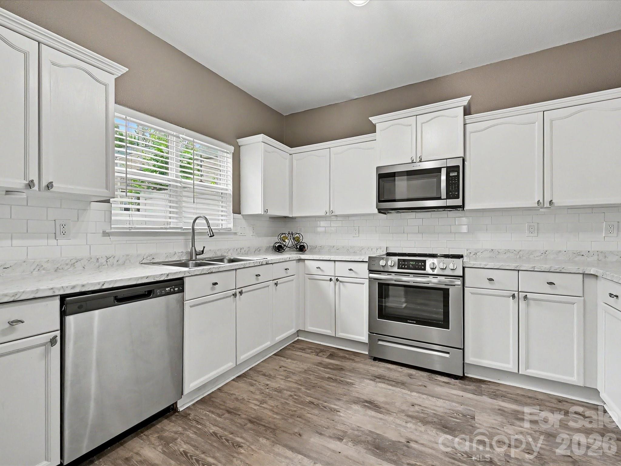 334 Bridal Veil Drive Property Photo 7