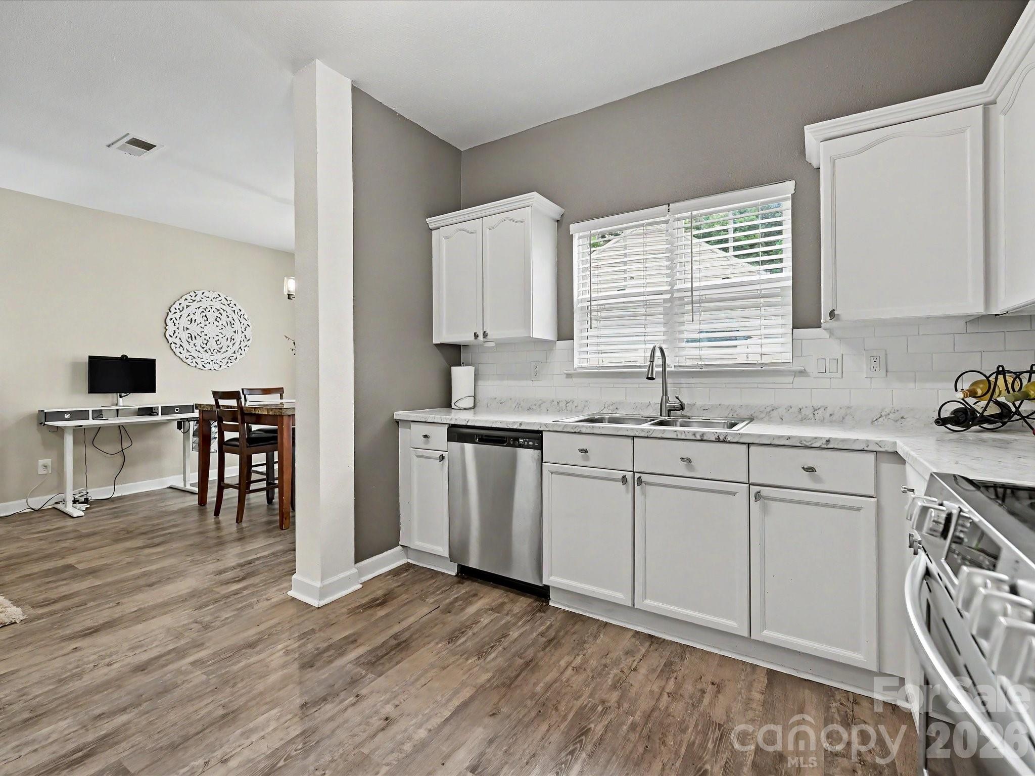 334 Bridal Veil Drive Property Photo 9