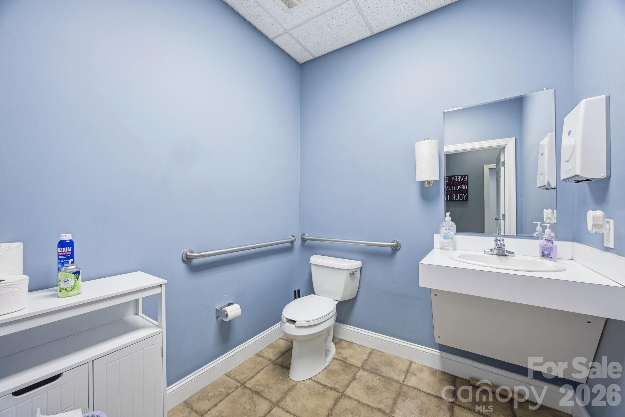 2116 Crown Centre Drive 200 Property Photo 19