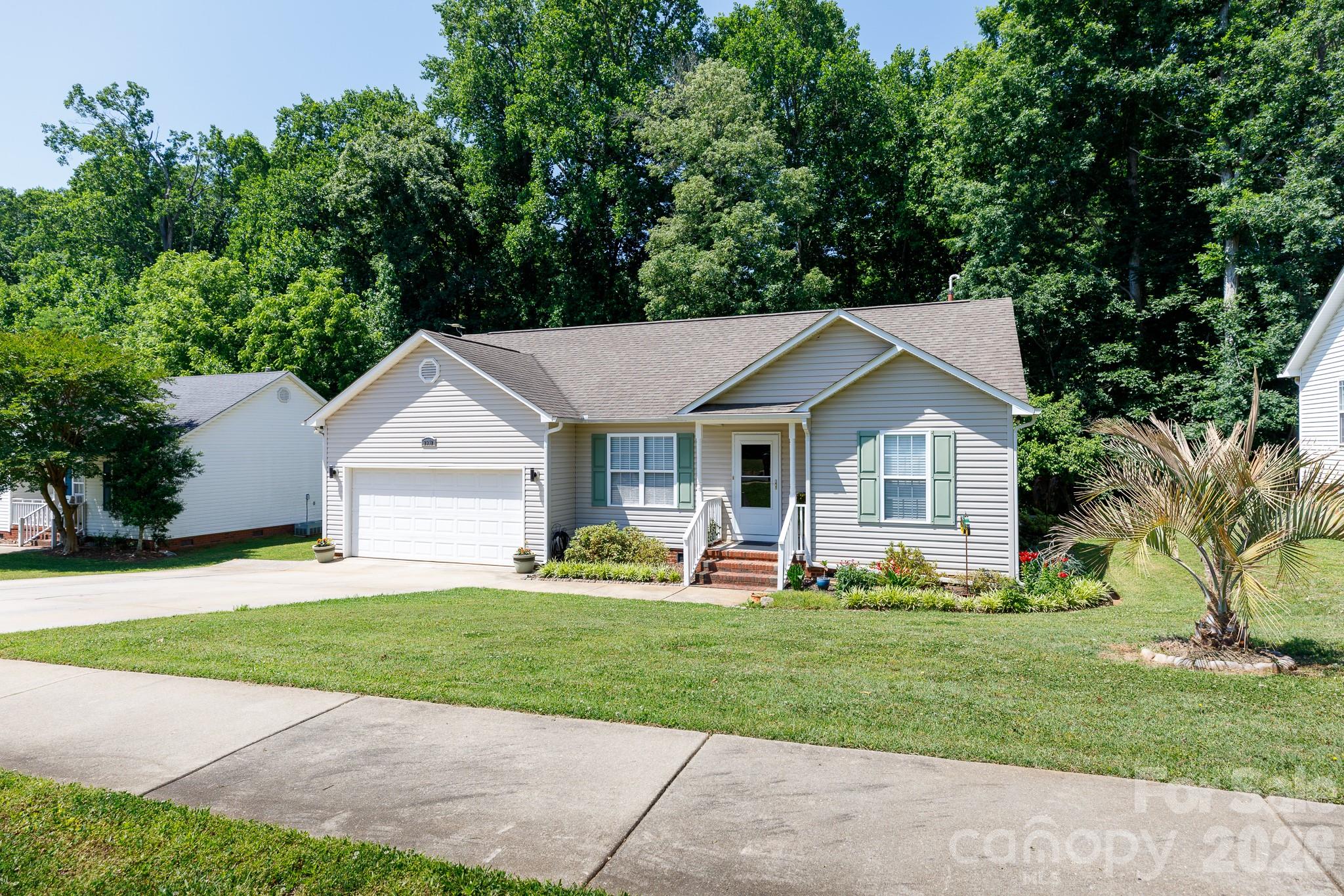 2312 Nuthatch Drive Property Photo 7