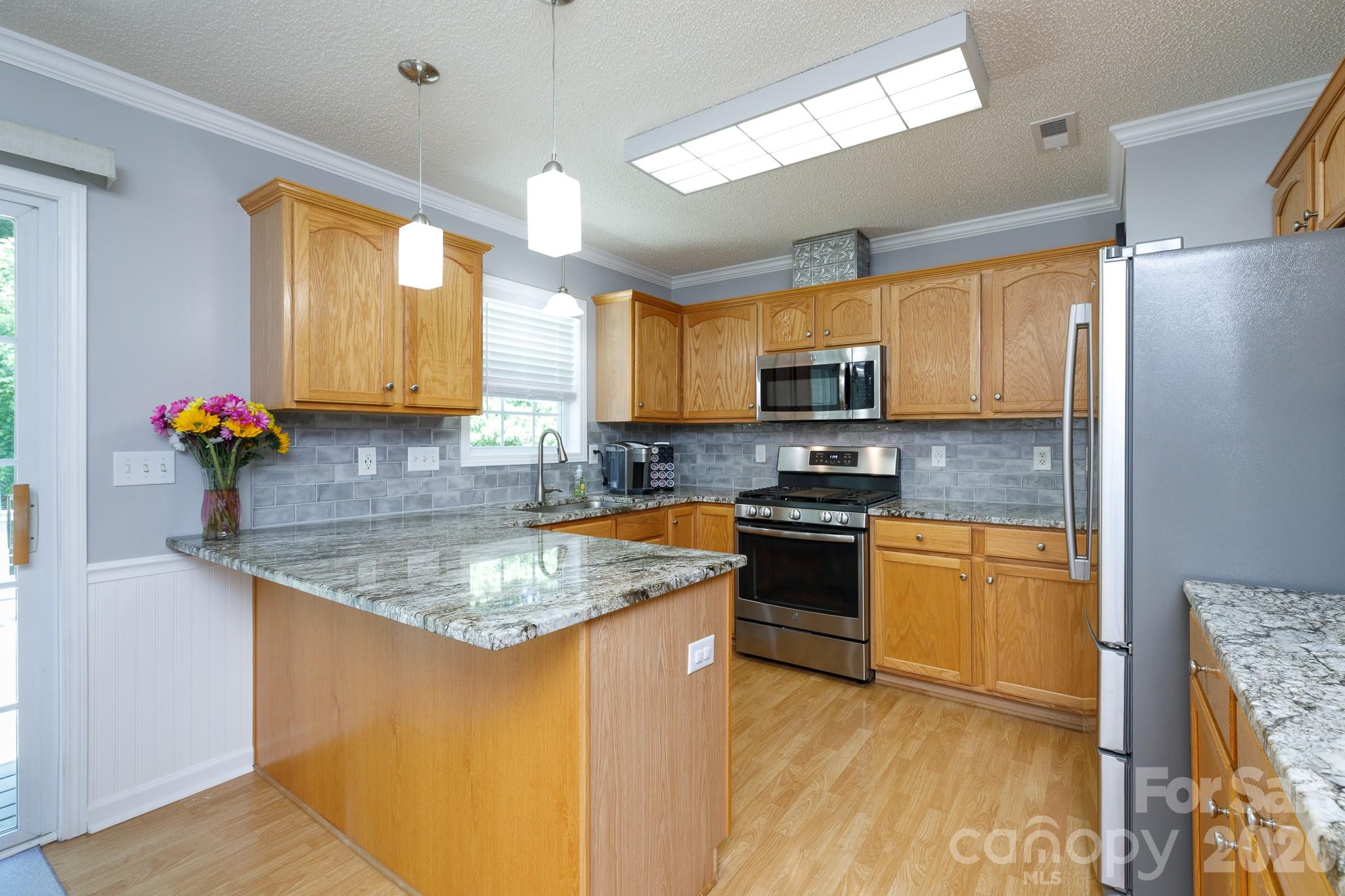 2312 Nuthatch Drive Property Photo 9