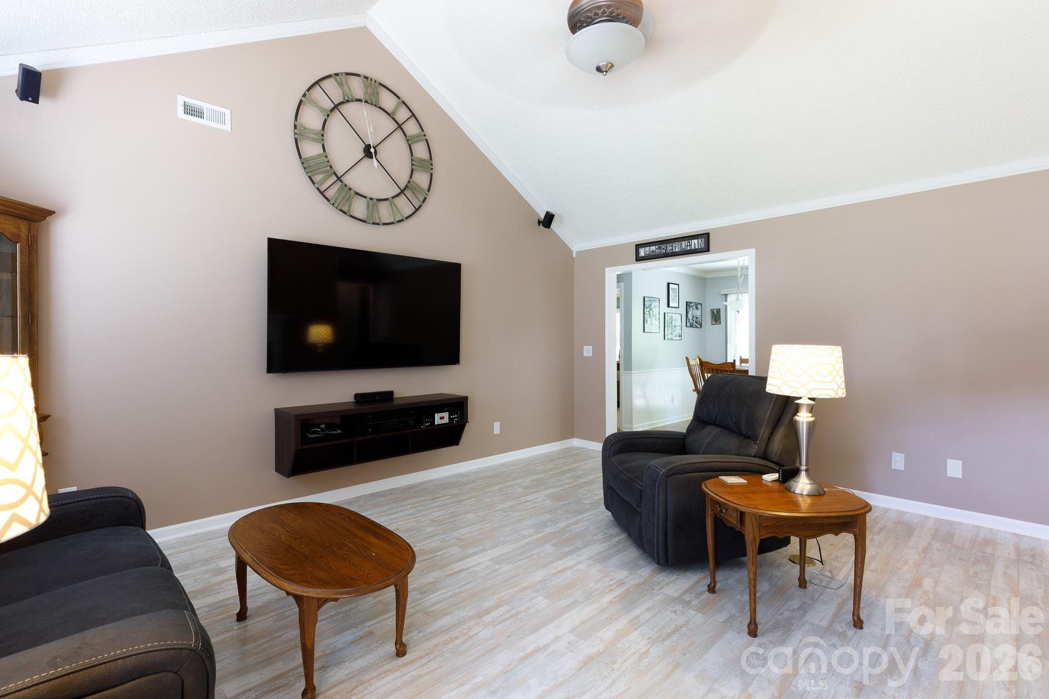 2312 Nuthatch Drive Property Photo 18