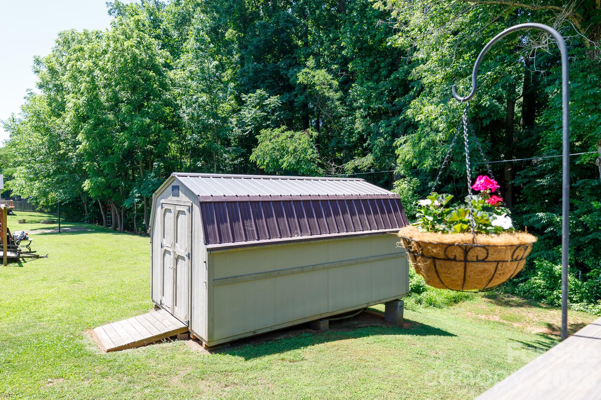 2312 Nuthatch Drive Property Photo 29
