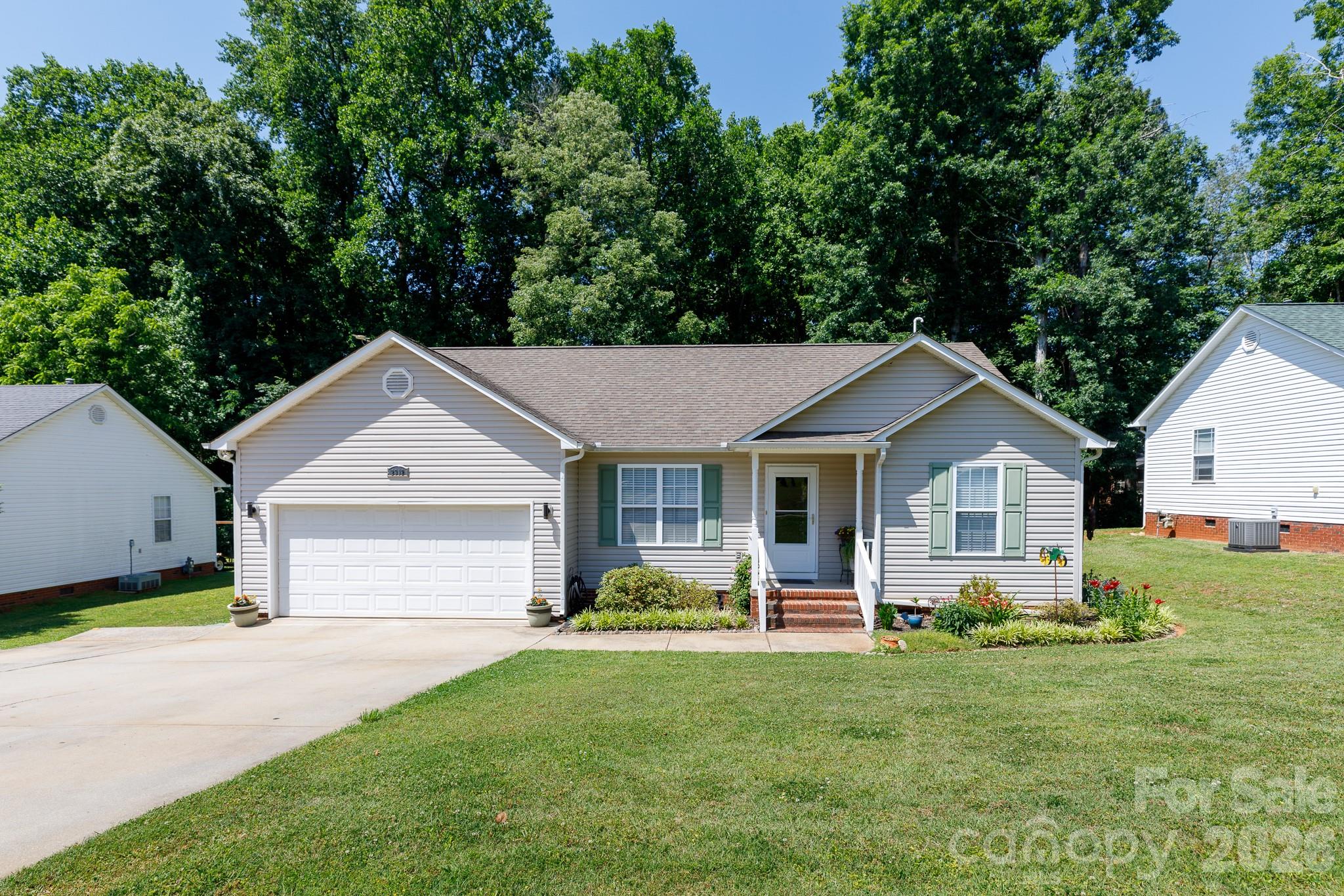 2312 Nuthatch Drive Property Photo 32