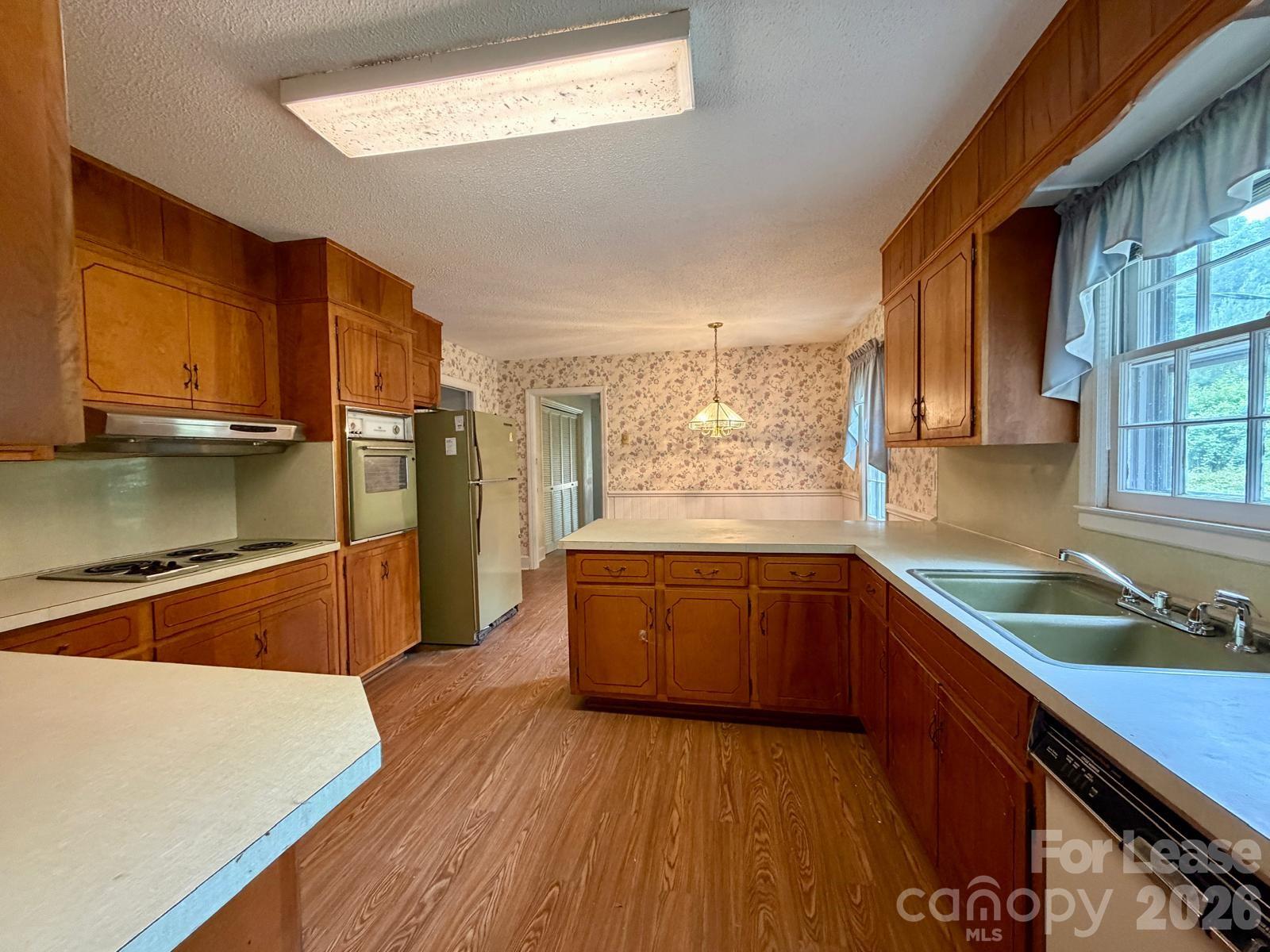 3720 S Providence Road Property Photo 6