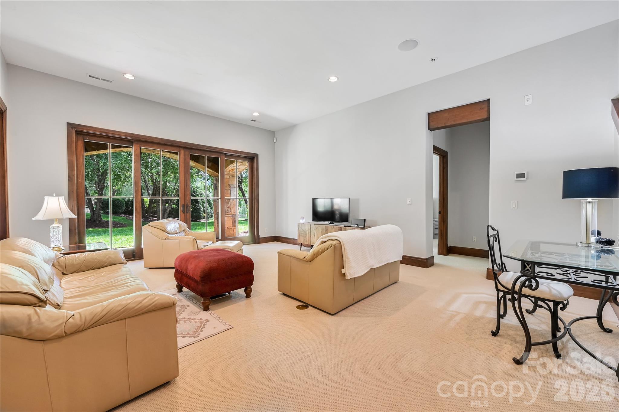 14 Foxbridge Way 34a Property Photo 17