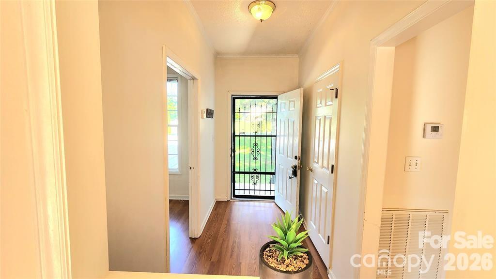 1066 Tremont Avenue Property Photo 3