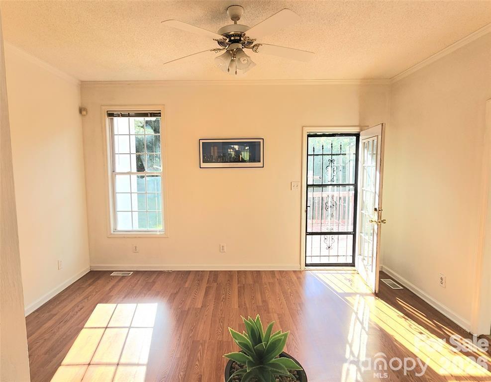 1066 Tremont Avenue Property Photo 6