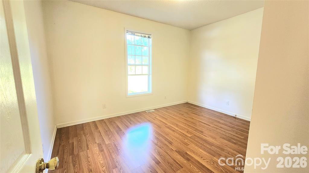 1066 Tremont Avenue Property Photo 13