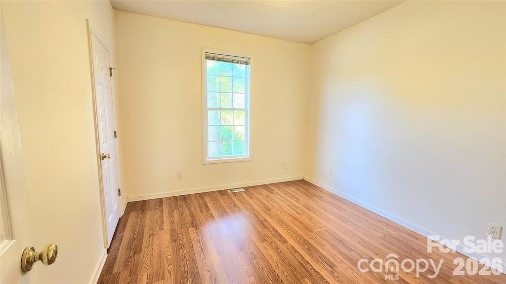 1066 Tremont Avenue Property Photo 15