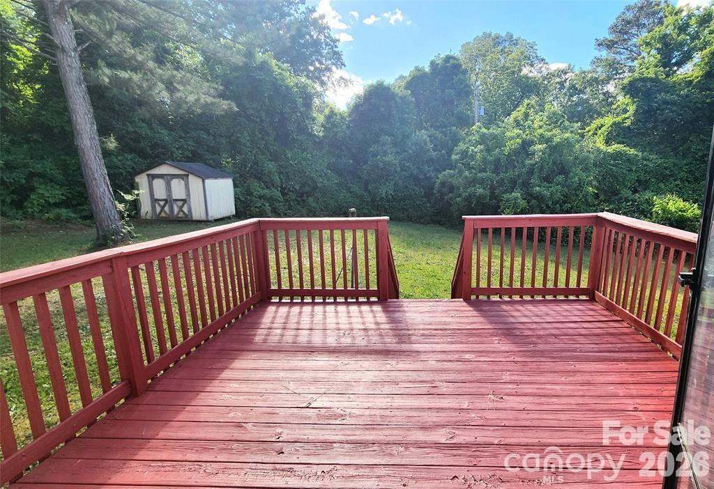 1066 Tremont Avenue Property Photo 18
