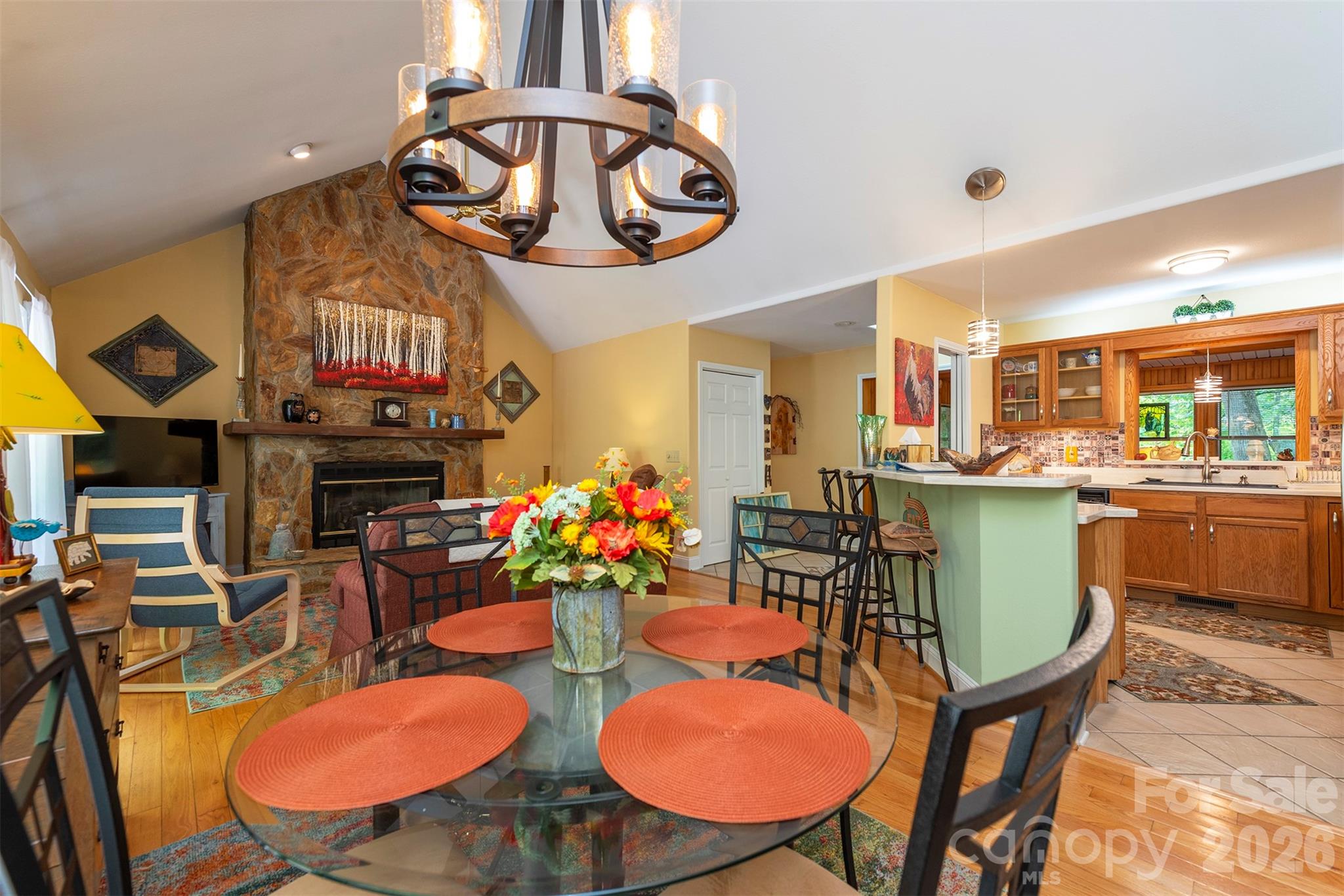 132 Rumbling Bald Road Property Photo 6