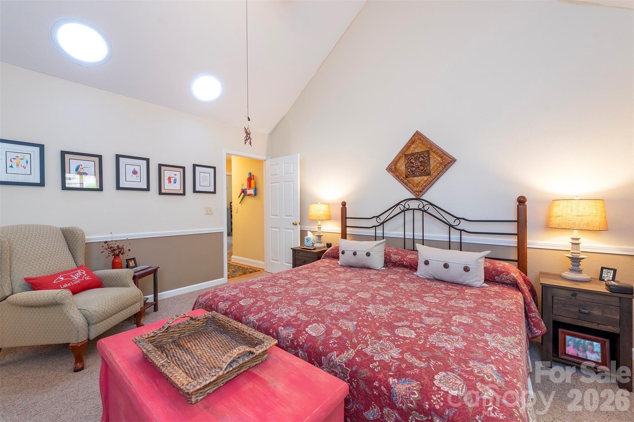 132 Rumbling Bald Road Property Photo 16