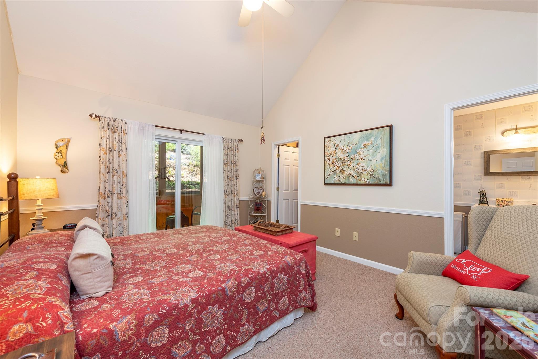 132 Rumbling Bald Road Property Photo 17