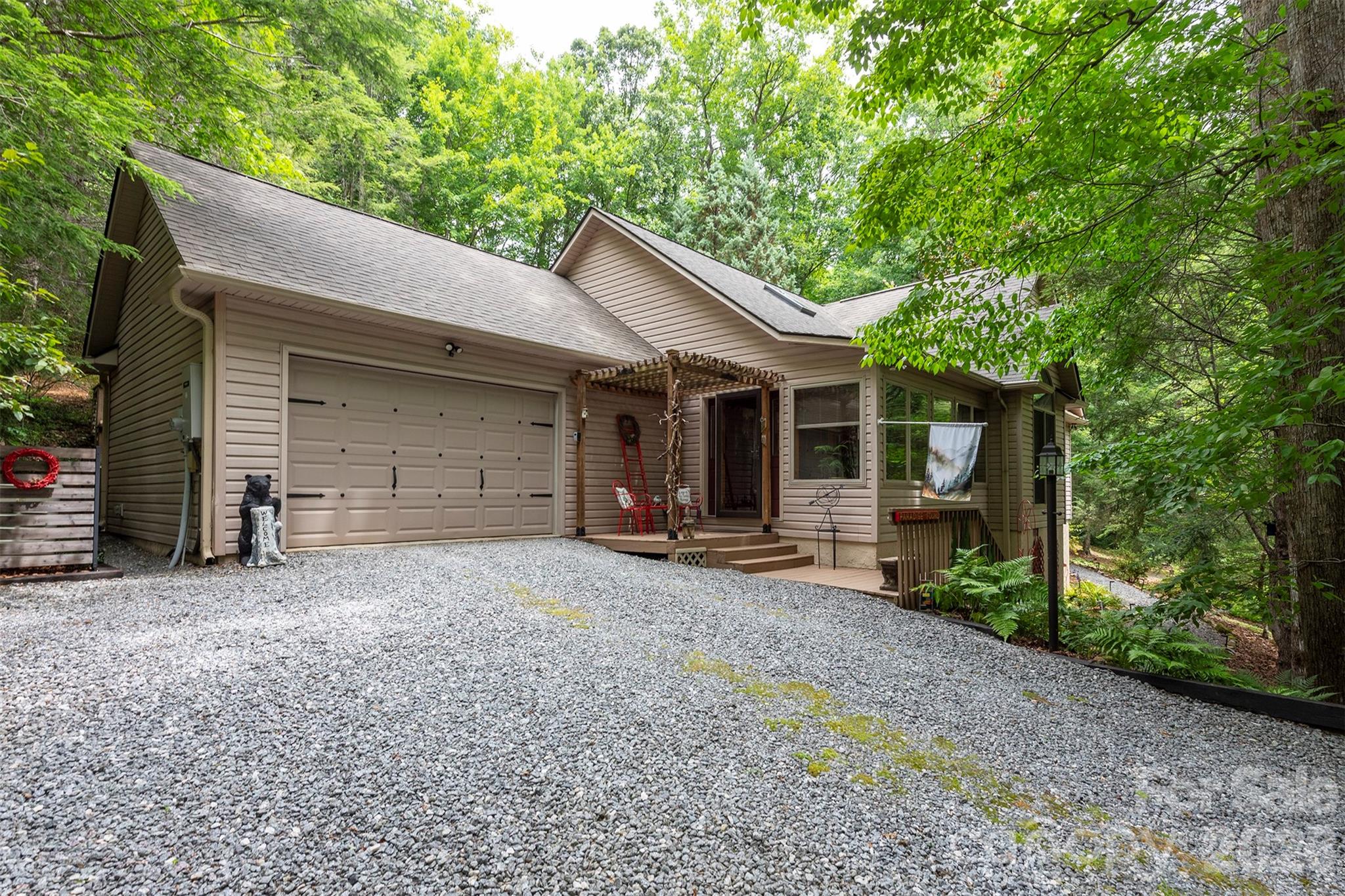 132 Rumbling Bald Road Property Photo 24