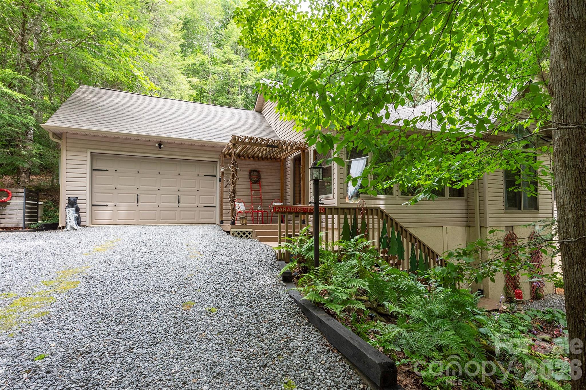 132 Rumbling Bald Road Property Photo 25