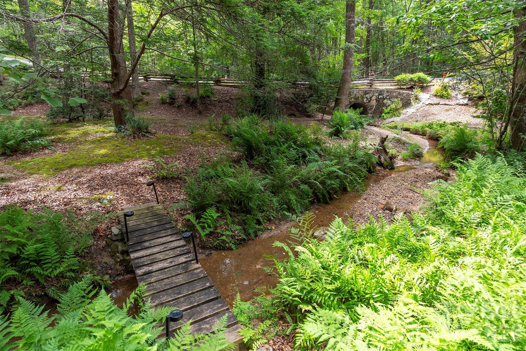 132 Rumbling Bald Road Property Photo 33