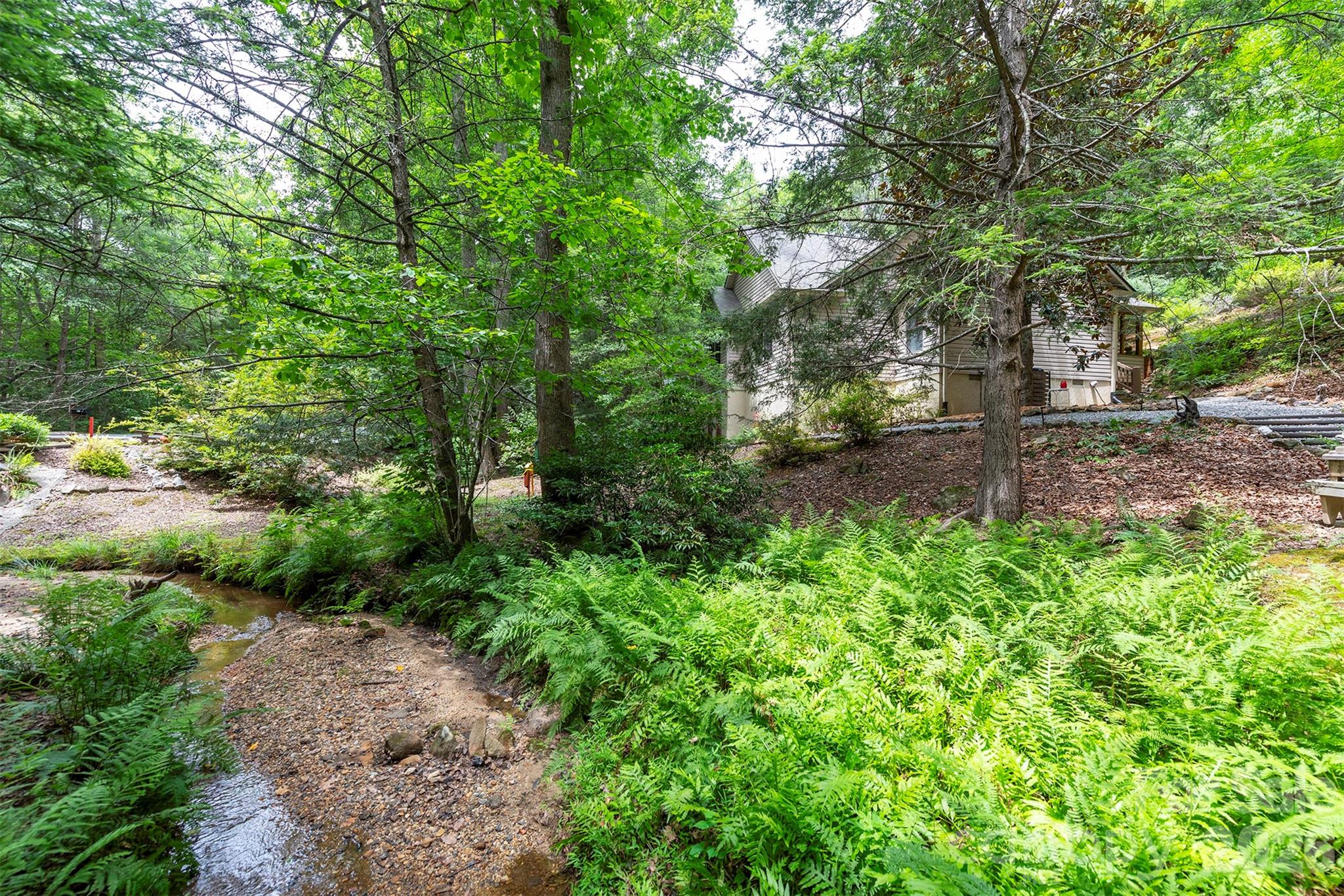 132 Rumbling Bald Road Property Photo 34
