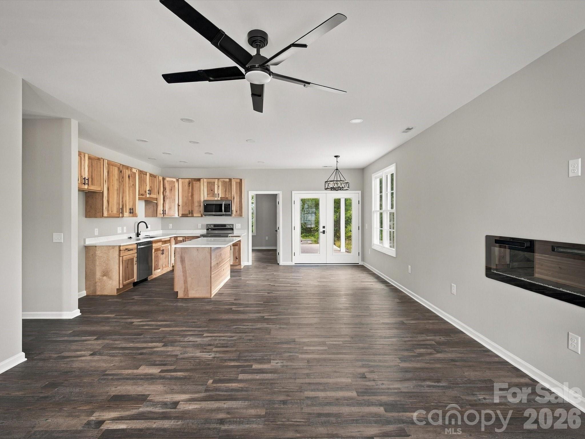 212 Eagle Landing 28 Property Photo 4