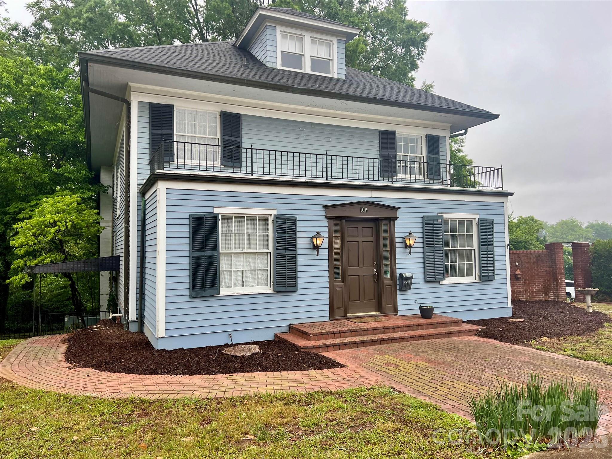 108 Beall Street Property Photo 3