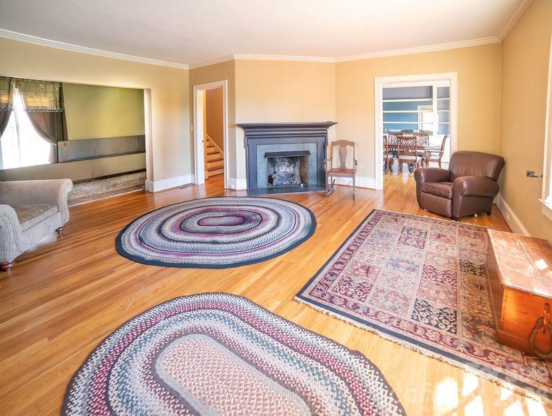 108 Beall Street Property Photo 6