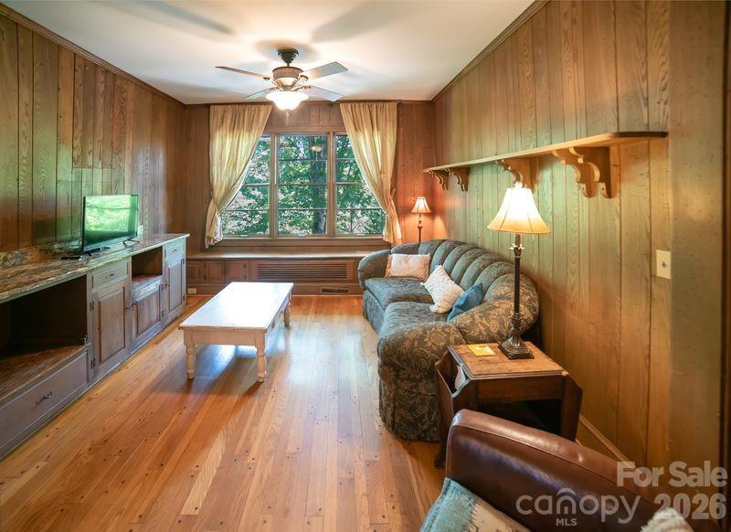 108 Beall Street Property Photo 13