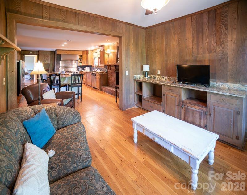 108 Beall Street Property Photo 14