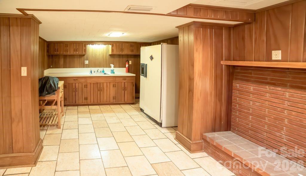 108 Beall Street Property Photo 35